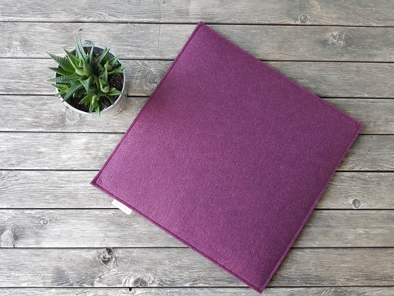 Felt cushion/chair cushion/chair pad 30 x 30 cm 2-ply with filling/reversible/also two-tone/free color samples in advance 11 burgund