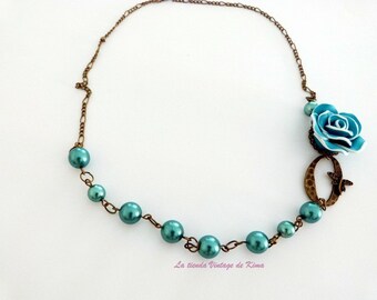 Short necklace - pearls and flower-