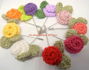 Brooches with crochet roses