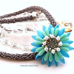 Blue and white daisy short necklace Bild 1