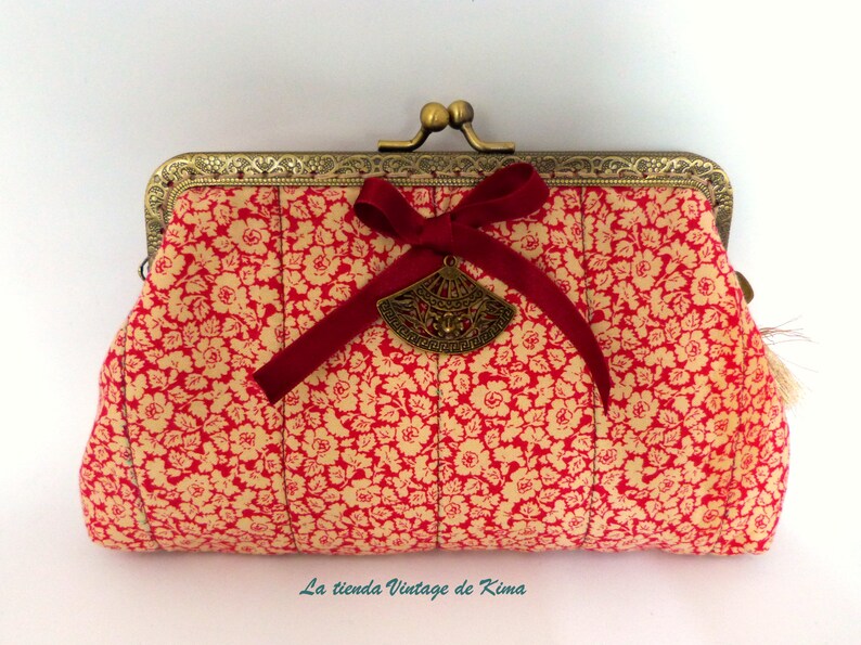 Purse with nozzle fan