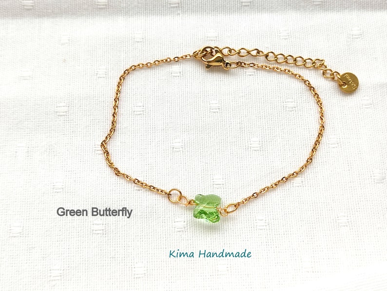 Minimalistisches Armband, Armband mit rosa, violettem oder grünem Schmetterling, goldenes Edelstahlarmband, Armband für Frauen, Mädchen-Kommunionarmband GREEN BUTTERFLY