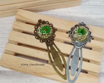 Bookmarks with encapsulated flowers, gift bookmarks, gifts for her, antique silver and bronze bookmarks, Christmas gifts