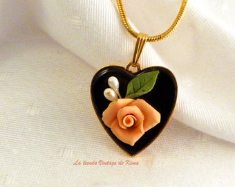 Heart pendant with rose