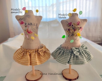 Mannequin pincushion, gift for her, gift for seamstresses, Christmas gift, pin accessory, customizable with the seamstress's name