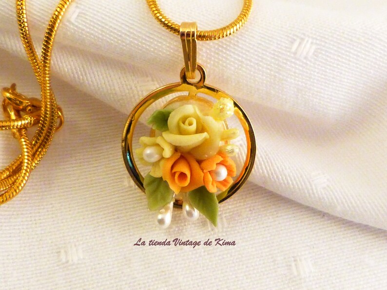 Pendant with tiny flowers Amarillo/Naranja