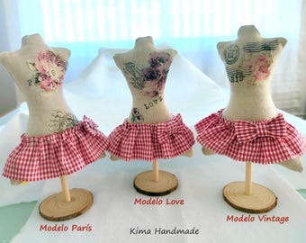 Mannequin pincushion, gift for her, gift for seamstresses, Christmas gift, pin accessory, customizable with the seamstress's name