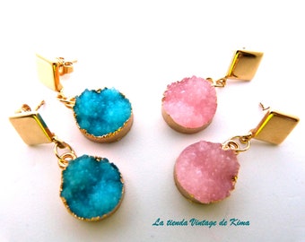 Pendientes de botón, pendientes con piedra druzy, pendientes dorados y azul,pendientes dorados y rosa,aretes hechos a mano, aretes elegantes