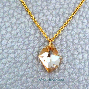 Pendant Necklace - Maho- Red / black / gold