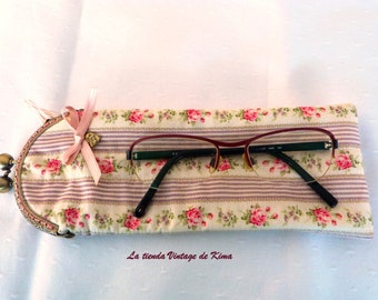 Case for glasses with nozzle - romantic-