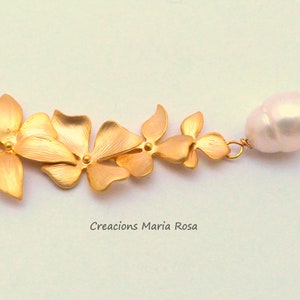 Colgante dorado perla natural, colgante boda, collar dorado flores,collar con swarovski collar damas honor, invitada perfecta, collar novias imagen 6