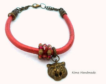 Brazalete cuero color coral metálizado, brazalete para mujer, brazalete cabeza de tigre, regalo pulsera mujer exclúsiva hecha a mano