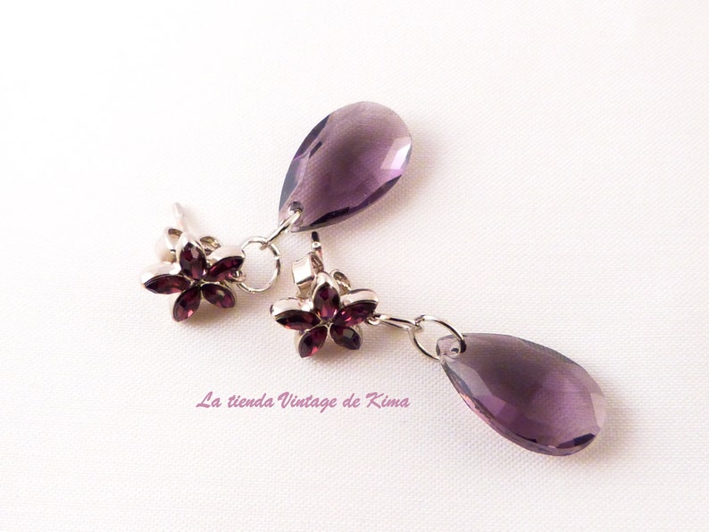 Button earrings with teardrop pendant image 1