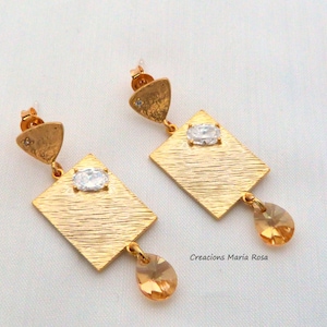 Gold bath button earrings image 1