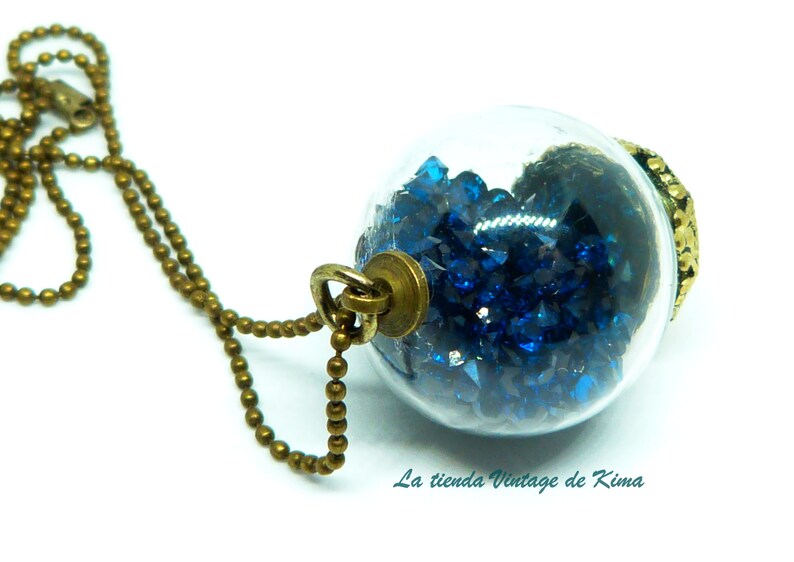 Pendant with small blue or transparent crystals Blue