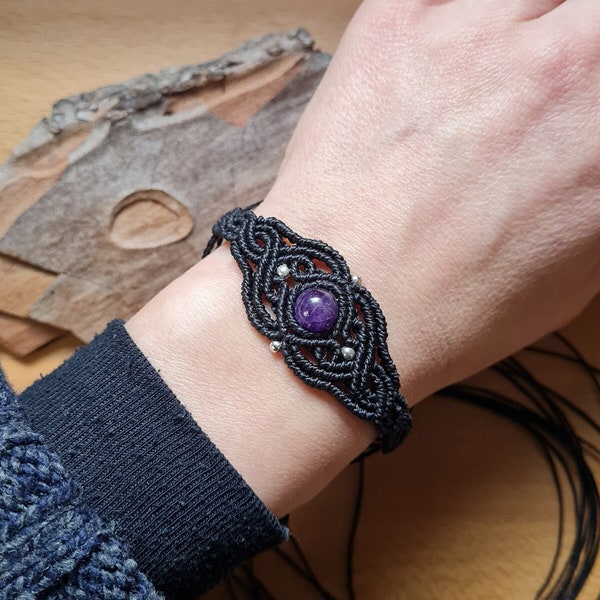 Schwarzes Armband Amethyst, boho style, Makramee Armband, Heilstein, lila