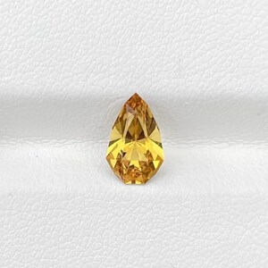 Berilo amarillo NATURAL 1.40 Quilates. Talla de precisión Amado Folch