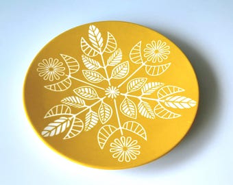 Beautiful plate with stylized flowers
