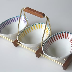Beautiful set of bowls in teak frame