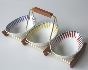Beautiful bowl set in teak frame