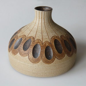 Beautifully shaped stoneware vase by Sgrafo