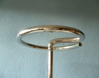 Paragüero minimalista de estilo Bauhaus
