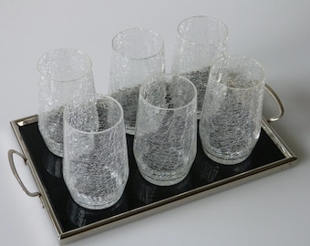 Verres Craquelee sur plateau noir