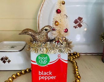 Vintage Kerst Spice Tin, vintage Spice tin, gouden duif, vintage Kerst, kwikglas, flessenborstel boom, Kerstversiering, vogels