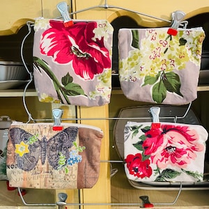 zipper pouch, coin purse, cosmetic bag, vintage, shabby chic, make up bag, upcycled linens, vintage linens