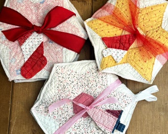 Quilted potholders, star quilt, quilted hearts, shabby chic, handmade potholders,vintage quilt, handmade quilt