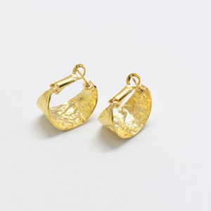 Earrings, ESW-57G, 2pcs, Hammered earrings, 16K shiny gold plated brass, Outer 20mm, 1mm thick, Nickel free plating 画像 5