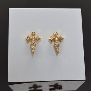 Cross earrings, EK-34G, 2pcs, 16K shiny gold plated brass, Cross 13.5x9mm, Cubic zirconia, Nickel free, 925 silver post