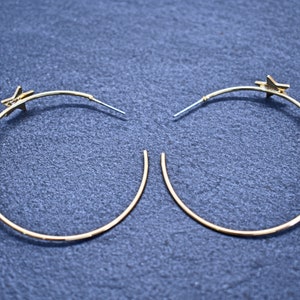 Star earrings, EK-04G, 2pcs, 16K shiny gold plated brass, Star 11mm, Outer 47mm, Wire 1mm thick, Nickel free plating (Palladium), Satin