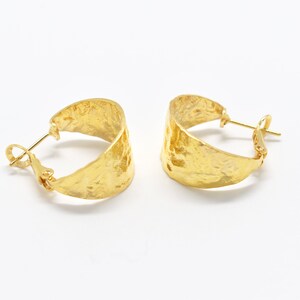 Earrings, ESW-57G, 2pcs, Hammered earrings, 16K shiny gold plated brass, Outer 20mm, 1mm thick, Nickel free plating 画像 2