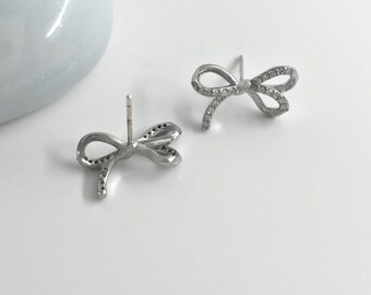 CZ Ribbon Earrings, EDO-186R, 1 Pair, Original Rhodium
