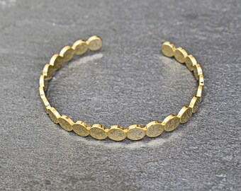 Bangle, BI-01G, 16K shiny gold plated brass, 6mm wide, 1.5mm thick, Inner 55mm, Adjustable bangle