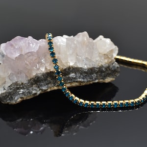 Pulsera, BV-04IDG, 1 pieza, Indicolita, Latón bañado en oro de 16 quilates, Cristal, 17,5 cm de largo, 2 mm de ancho, Baño de oro micrométrico mejorado