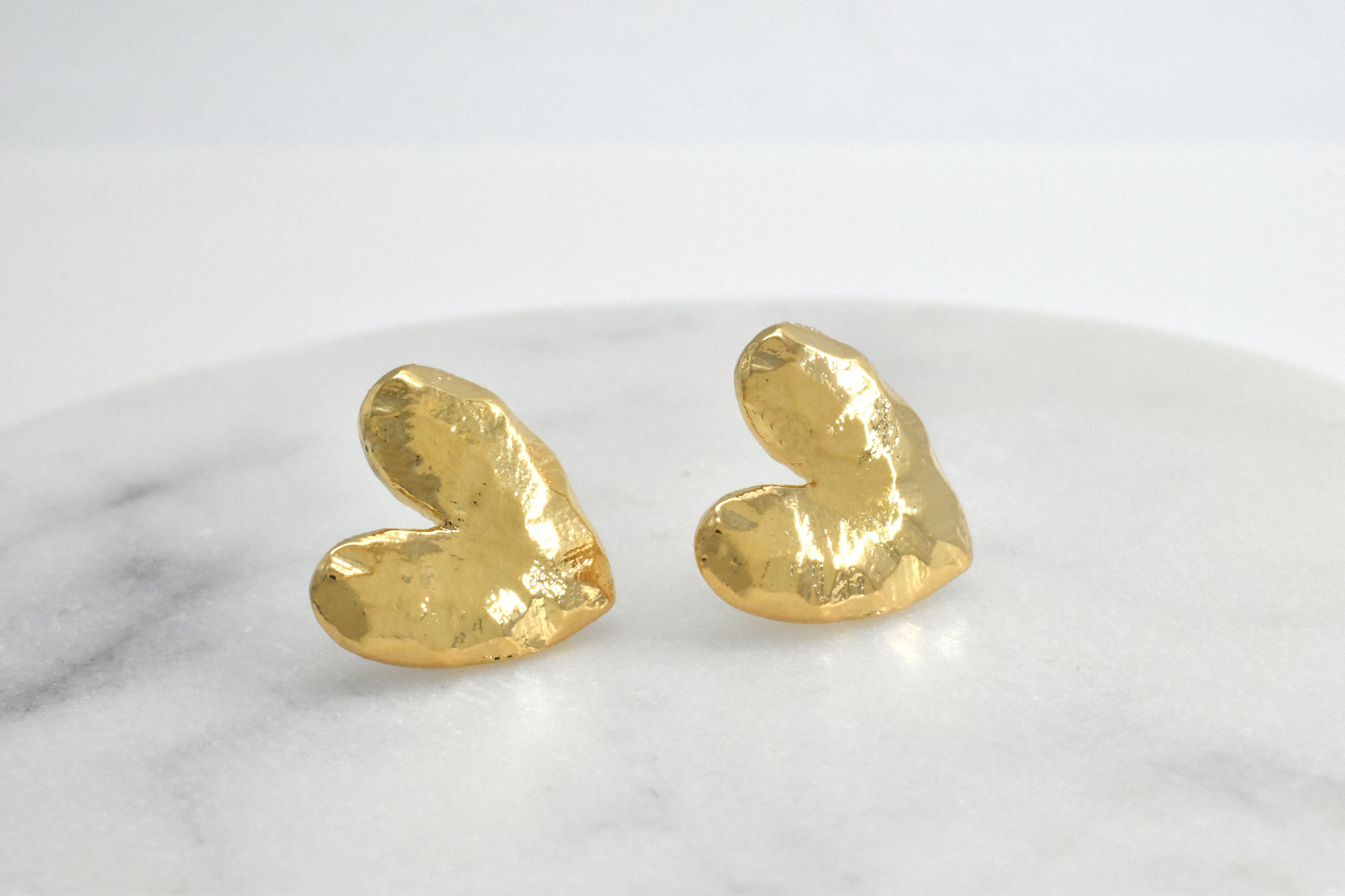 Hammered Heart Earrings, EDO-160G, 2pcs, 16K shiny gold plated brass, Nickel Free, Heart 15x15mm, 925 Silver Post
