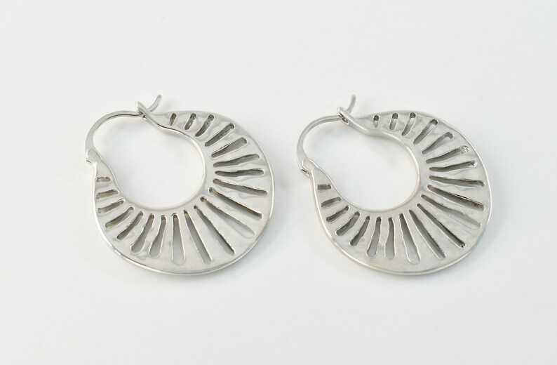 Hammered Ear Hoops, ESW-106R, 2pcs, Original Rhodium plated brass, Outer 25mm, Nickel free image 3