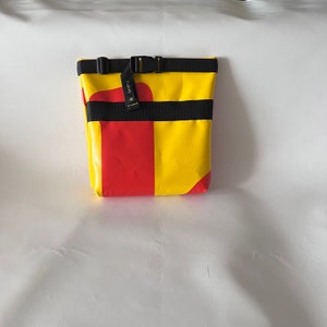 Kulturbeutel CULTURE CLUB CAPE aus gebrauchter Lastwagen Plane, Kulturtasche
