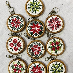 handmade Palestinian tatreez, Palestine flowers embroidery, Palestinian poppy, made in Palestine, Palestinian favors, small medal
