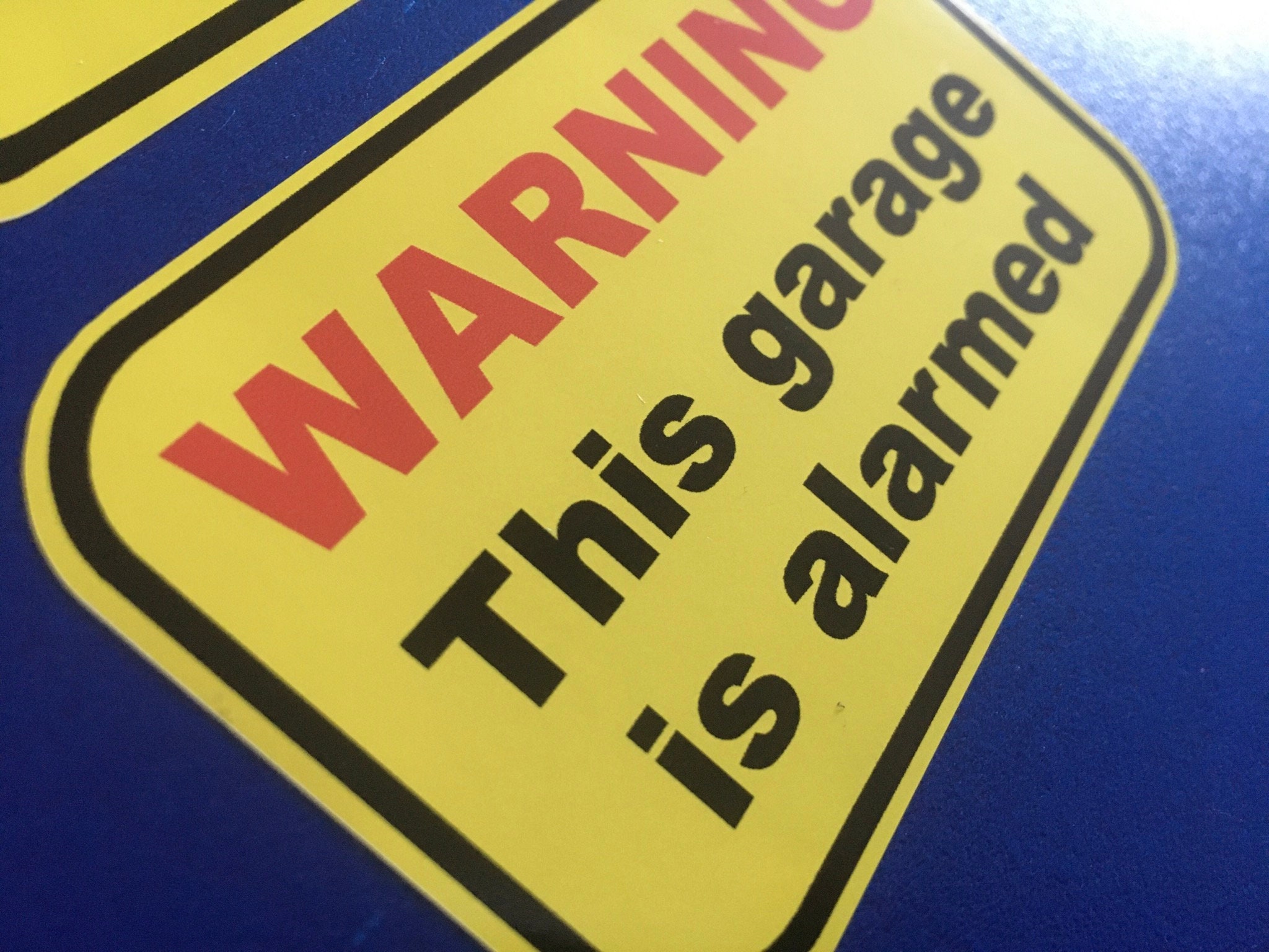 Advertencia de este garaje está alarmado calcomanía puerta de | Etsy