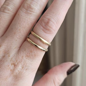 9k Gold Plain Band Ring: Minimalist Unisex Wedding Band