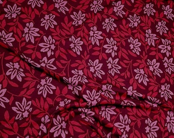 Recycelter Baumwolljacquard; Blätter und Blüten in rosa, rot und bordeaux, Kombistoff einfarbig bordeaux oder kariert