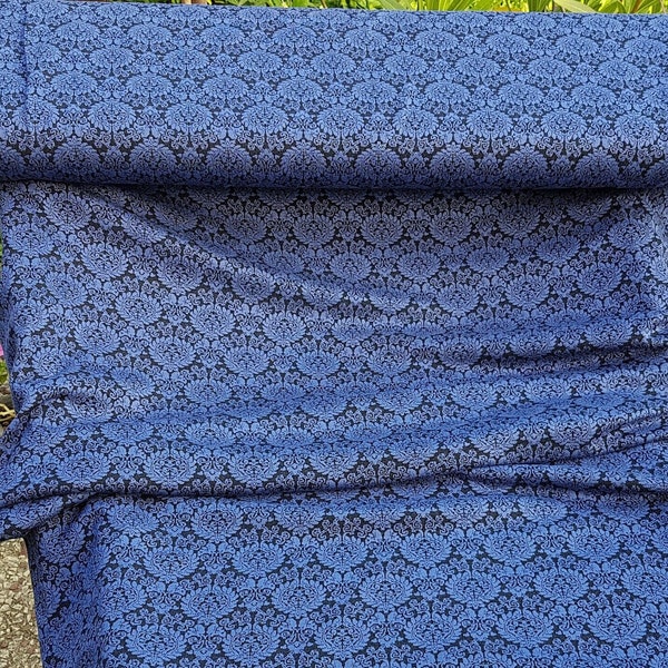 Jaquard Jersey Viskose Polyester mit Blumenornamenten in blau schwarz