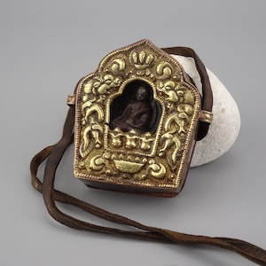 Buddhist Ghau Pendant, Tibet Buddhist Reliquary, Tibetan Buddhist Ghau Sacred Box, Shakyamuni Buddha Tibetan Ghau, Tibetan Gau Pendant