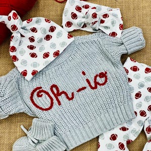 Gender Neutral Baby Coming Home Outfit, Birth Announcement Set Newborn, Embroidered Sweater Knit Ohio State, Buckeye Pants Hat Bow Booties