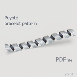 Puede incluir: Un patrón de pulsera peyote con cuentas en tonos grises, blancos y azules, con un diseño geométrico. Se muestra el texto "Peyote bracelet pattern" y "PDF file". El logotipo .blue está en la esquina inferior derecha.