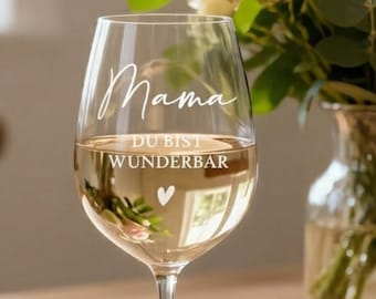 Personalisiertes Weinglas Mama Oma 490ml – Geschenk Muttertag Geburtstag Weihnachten – Graviertes Weinglas mit Namen – Geschenk für Mama