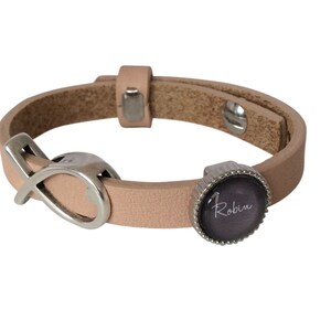 Gepersonaliseerde leren armband communie vis en naam, vormsel, doop, geboorte